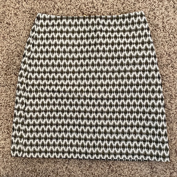 LOFT Dresses & Skirts - Loft skirt OP